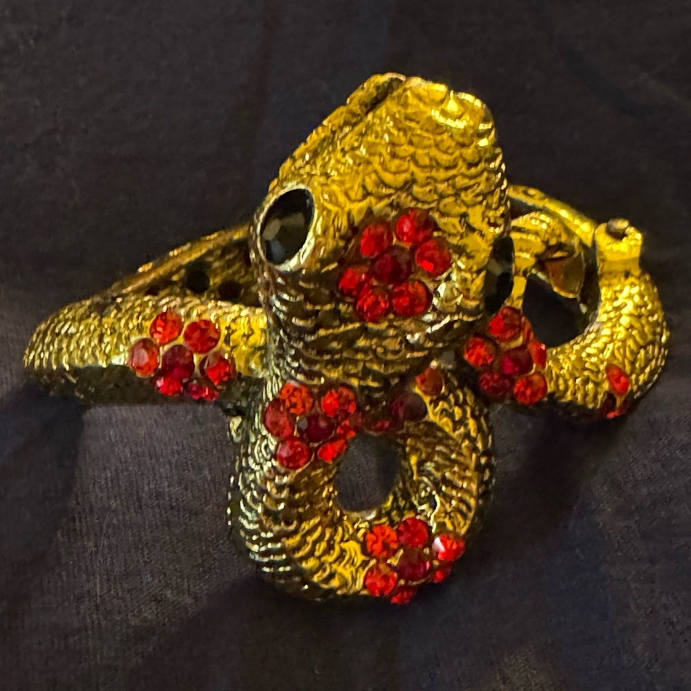 VTG Gold Snake Bracelet with Red Crystals - Picture 7 of 9